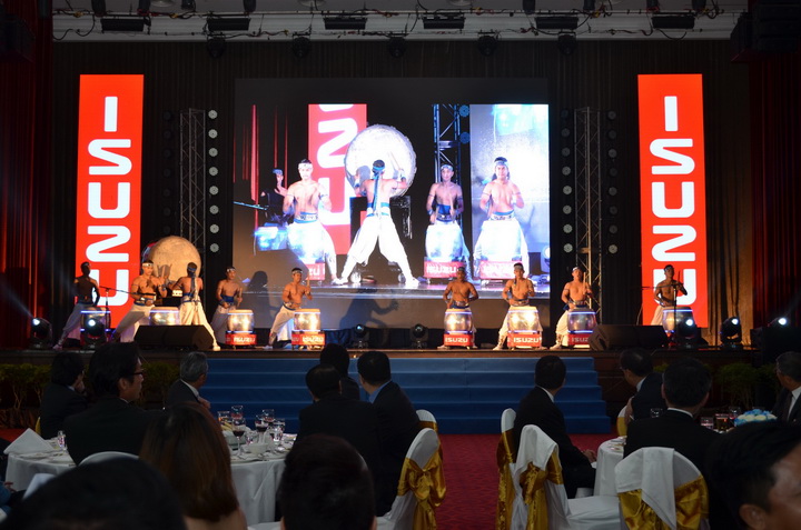 iamcar_isuzu cambodia1